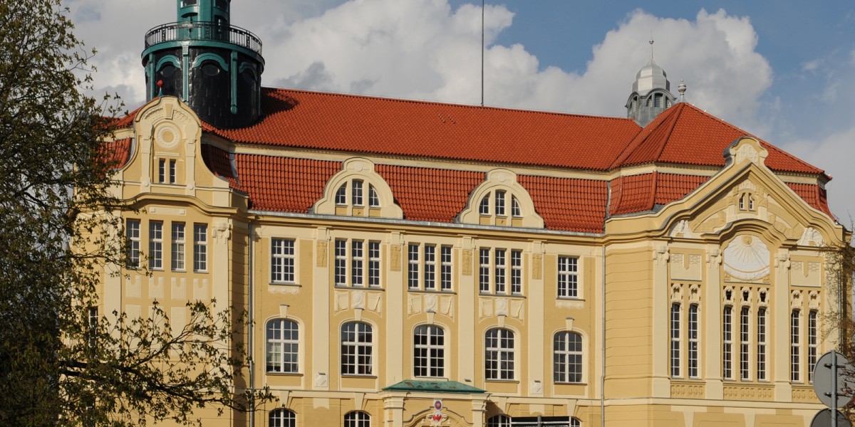 Gmach budynku Copernicanum UKW przy ul. Mikołaja Kopernika 1