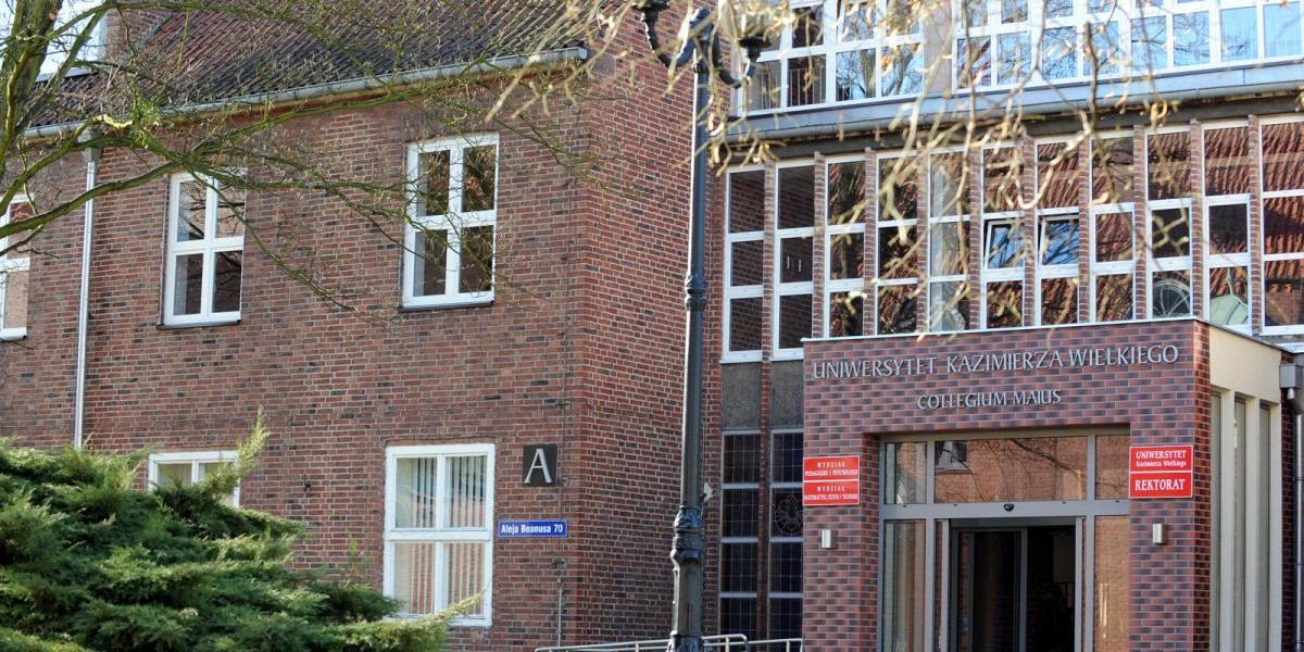Gmach budynku UKW przy ul. J. K. Chodkiewicza 30, Kampus Główny
