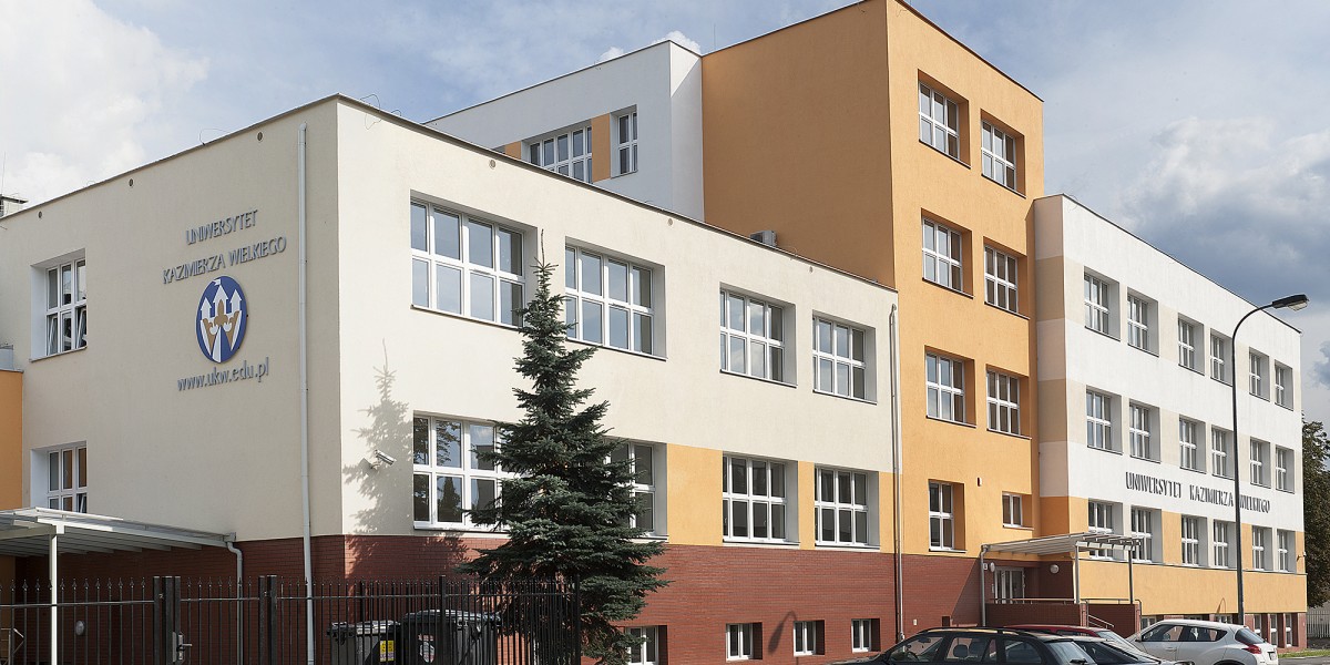 Gmach budynku UKW przy ul. Poniatowskiego 12